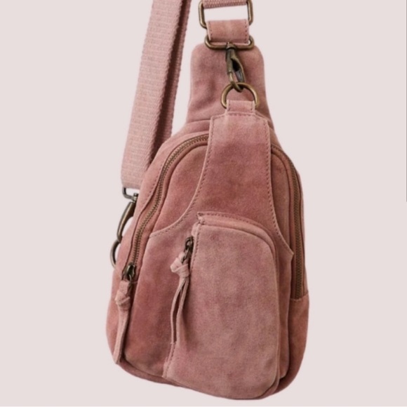 FREE PEOPLE PINK SLING/BACK PACK NWTS/SEEMS TO BE SOLD OUT ONLINE - Picture 2 of 3